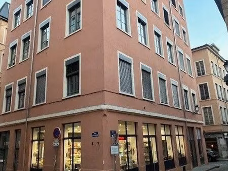 ? studio – vieux-lyon – proche métro saint-jean – 650/mois (charges en sus)