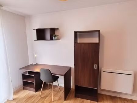 à louer - studio meublé 21m2 avec balcon - marseille centre 3e saint-charles