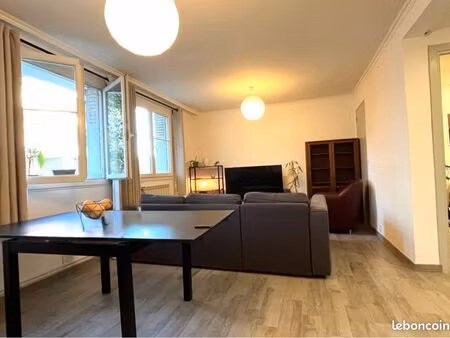 appartement 65m2 traversant rénové – petite copro - verdure – entre centre ville et halles