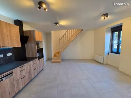 maison 60 m² rénovée face à l'église sainte-eulalie
