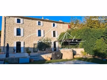 mas 7 pièces 350 m²