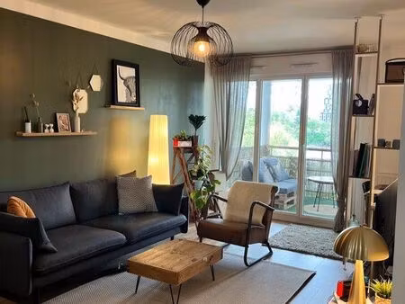 t2 51m2 meublé + terrasse + cave + parking
