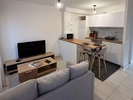 ? t2 meublé 30 m² – centre de vallauris – refait à neuf