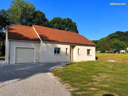 maison à louer à altillac