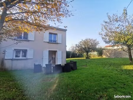 belle maison meublé 105m2 au calme  3 chambre et jardin sans vis à vis