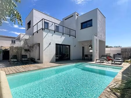 villa contemporaine avec piscine à 5 km de la plage