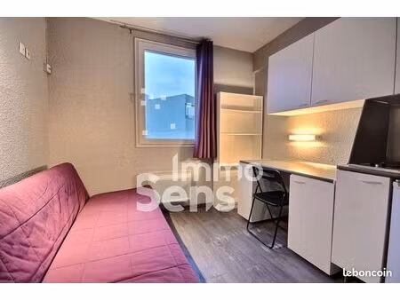 location studio meublé