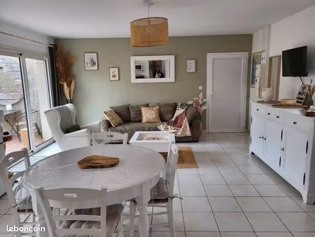 location maison croix-chapeau