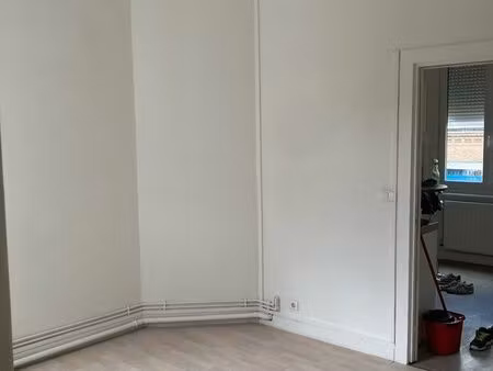 f1 29 m2 rue leon dupontreue