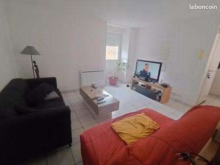 loue appartement en duplex au centre de plelo
