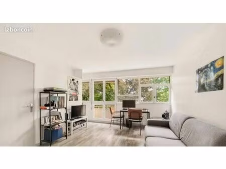 grand studio - 29 m² - villejuif - 8 min du métro 14 et 7