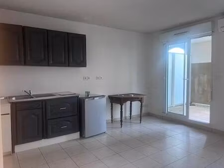 location appartement 1 pièce 24m² brignoles 83170