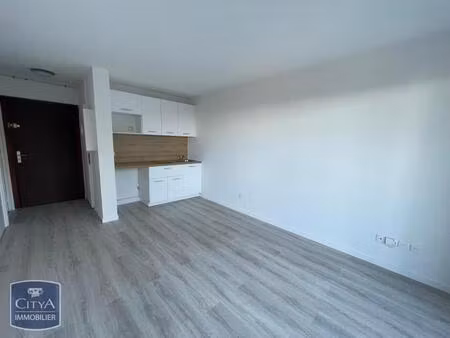 location appartement 1 pièce 33m² st laurent du var 06700