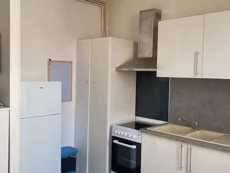 location appartement 3 pièces 49 m2 à saint-quentin