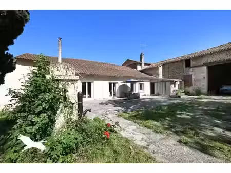 charentaise de 6 pièces principales
