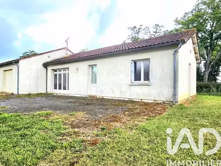 maison traditionnelle à saint-hilaire-la-palud (79210)