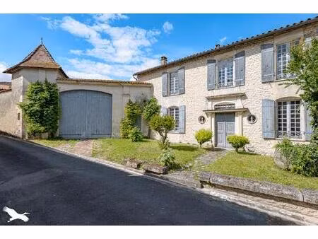 vente maison 10 pièces 246 m² pérignac (17800)