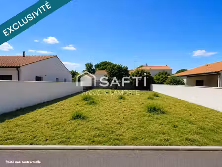 rare ! terrain libre de constructeur en centre-bourg