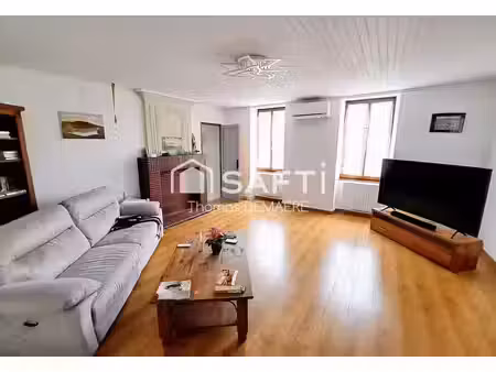 vente maison 8 pièces 222 m² à bussac-forêt (17210)  242 000 €