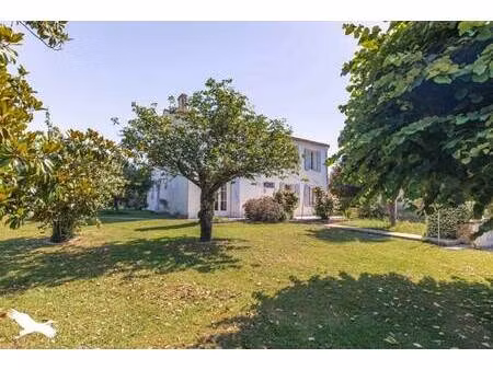 vente maison 7 pièces 185 m² bords (17430)