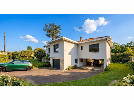 maison non mitoyenne 164 m2 avec 5 chambres  garage double et jardin