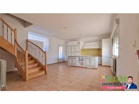 maison à vendre au cœur de vergeze avec deux chambres  une cour et un garage