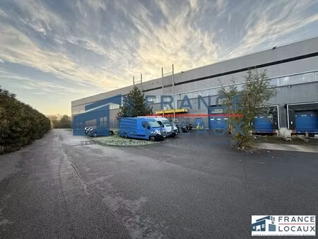 location entrepôt stains 93240 1060m²