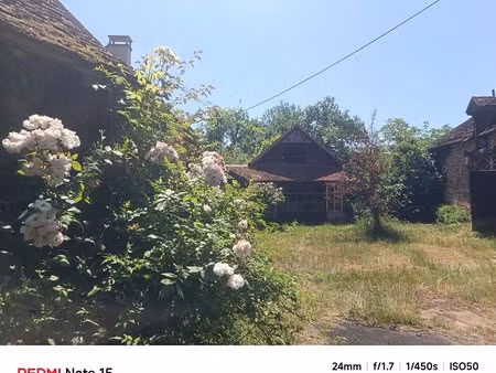 maison de caractère avec ses dépendances en pleine nature