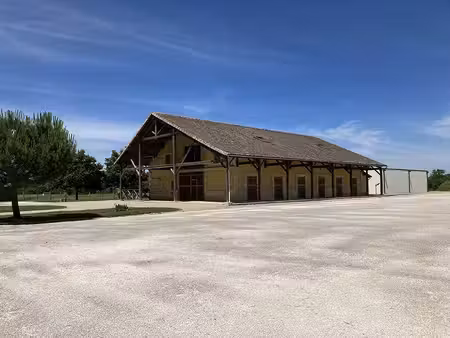 entre bergerac et montpon-ménestérol - ecurie privée haut de gamme de 1250 m2 (680 m2 hab)