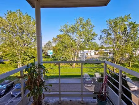 appartement t3 de 62 m² situé à avignon avec balcon et place de parking privative