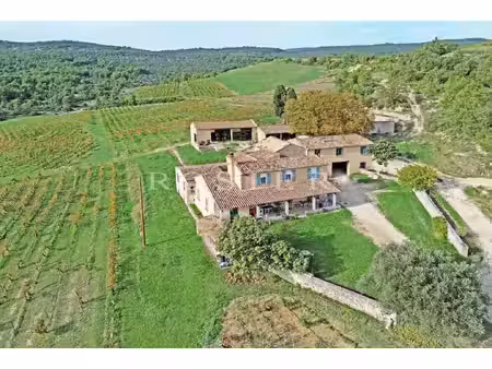domaine viticole et oléicole sur 73 hectares au coeur du luberon