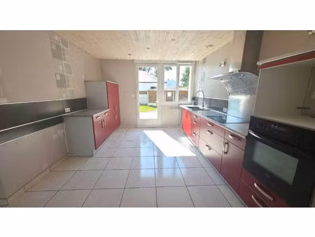 maison de centre bourg de plain pied 2 chambres et jardin donges 4 pièce(s) 87 m2
