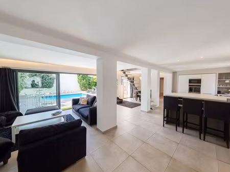 élégance et confort à saint-salvayre : villa de 130m2 rénovée aux prestations soignées