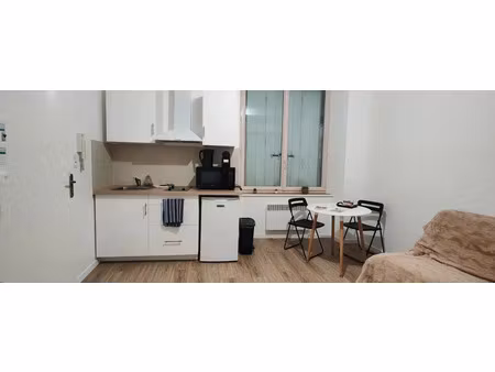 location appartement 1 pièce 25 m² à blaye (33390)