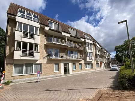 tweeslaapkamer appartement met garage  centrum evergem