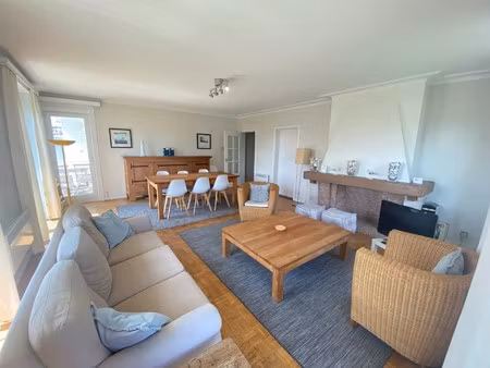 gemeubeld: ruim appartement vlakbij zee!