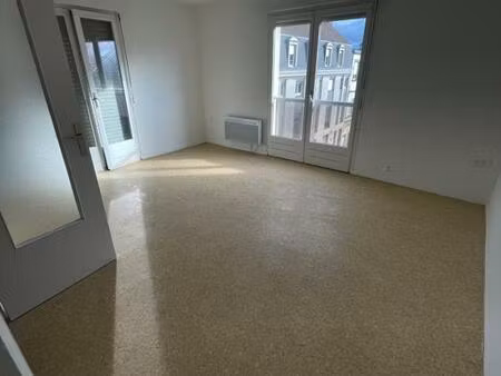 longwy-haut : studio/f1 a saisir !