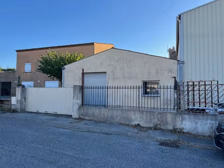 location commerce 130 m² à cogolin (83310)