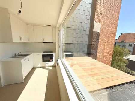 prachtige studio met zonnig dakterras.