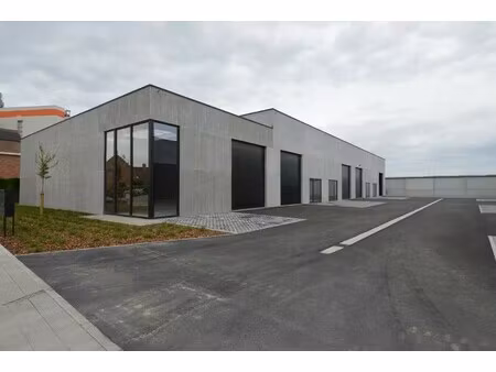 nieuwbouw kmo-unit in waregem/sint-eloois-vijve incl. 2 standplaatsen (unit 3) te huur