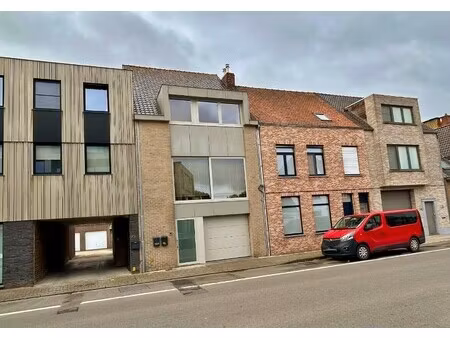 gelijkvloers appartement met tuin in het centrum van poperinge
