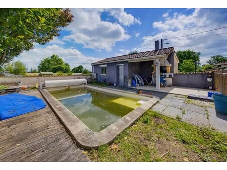 maison de 6 pièces de 160 m² à izon