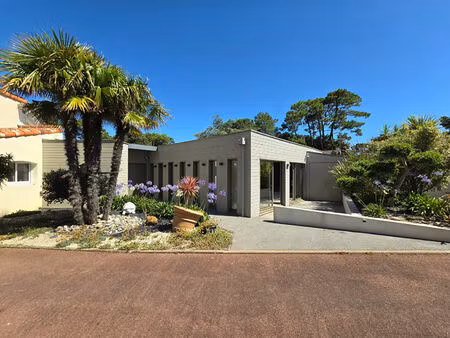vente maison 10 pièces  275.00m²  jard