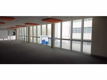 bureau de prestige de 361 m2 en location - angers  pays de la loire