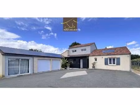 vente maison piscine à bressuire (79300) : à vendre piscine / 220m² bressuire