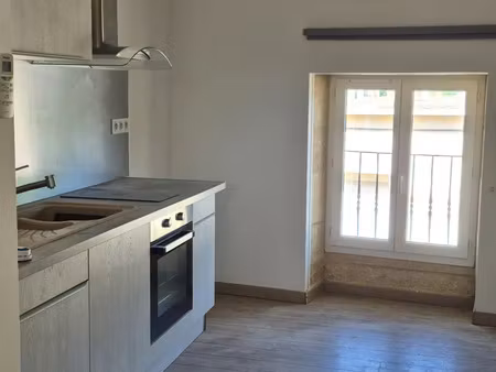location appartement 2 pièces 36 m² à remoulins (30210)