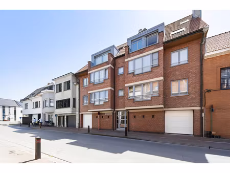 appartement te koop in knokke-heist met 2 slaapkamers