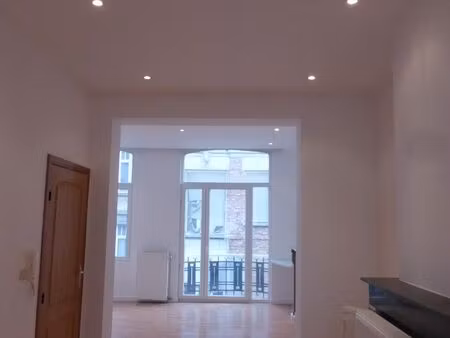 appartement à louer à baron lambert 37 etterbeek (vbe33277)