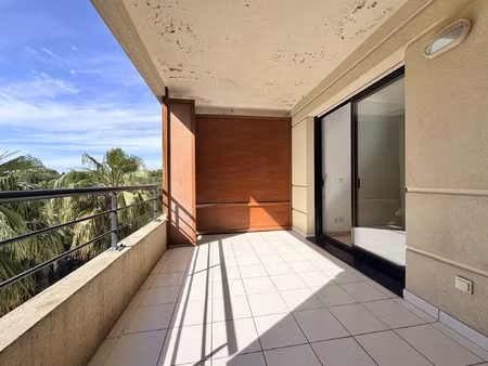 quartier boutonnet : appartement 2 pièces avec terrasse et b
