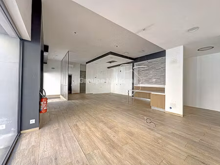 là vendre local commercial 83 m² emplacement premium à lunel